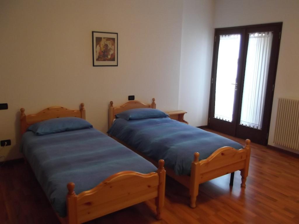 Bed and Breakfast Sentiero Valinis Fanna Habitación foto